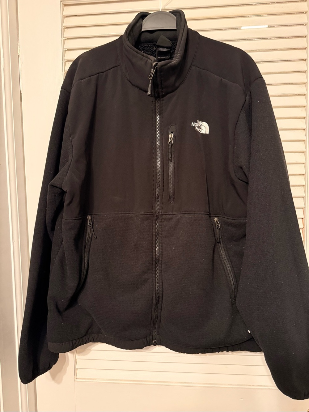 The North Face Black Lightweight Full-Zip Fleece Jacket